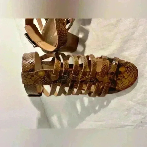 Strappy Heels Snakeskin Design —NEW - Picture 4 of 16